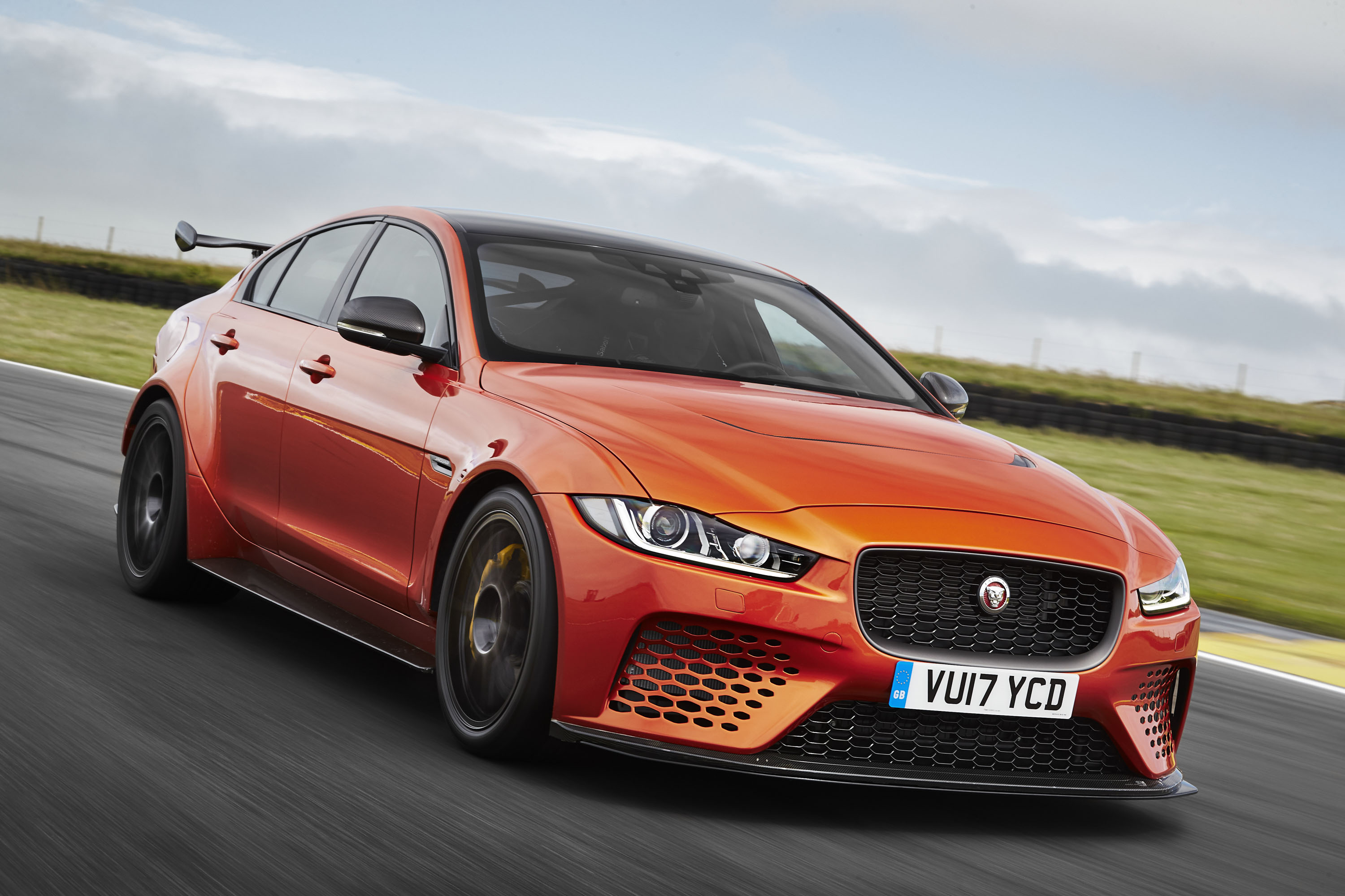 2018 Jaguar XE SV Project 8 Front Wallpapers (4)