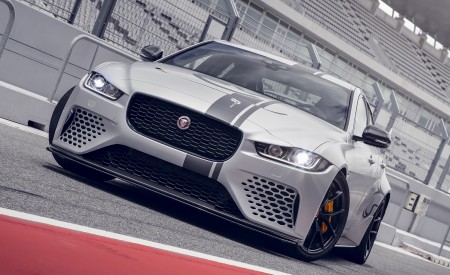 2018 Jaguar XE SV Project 8 Front Wallpapers 450x275 (70)