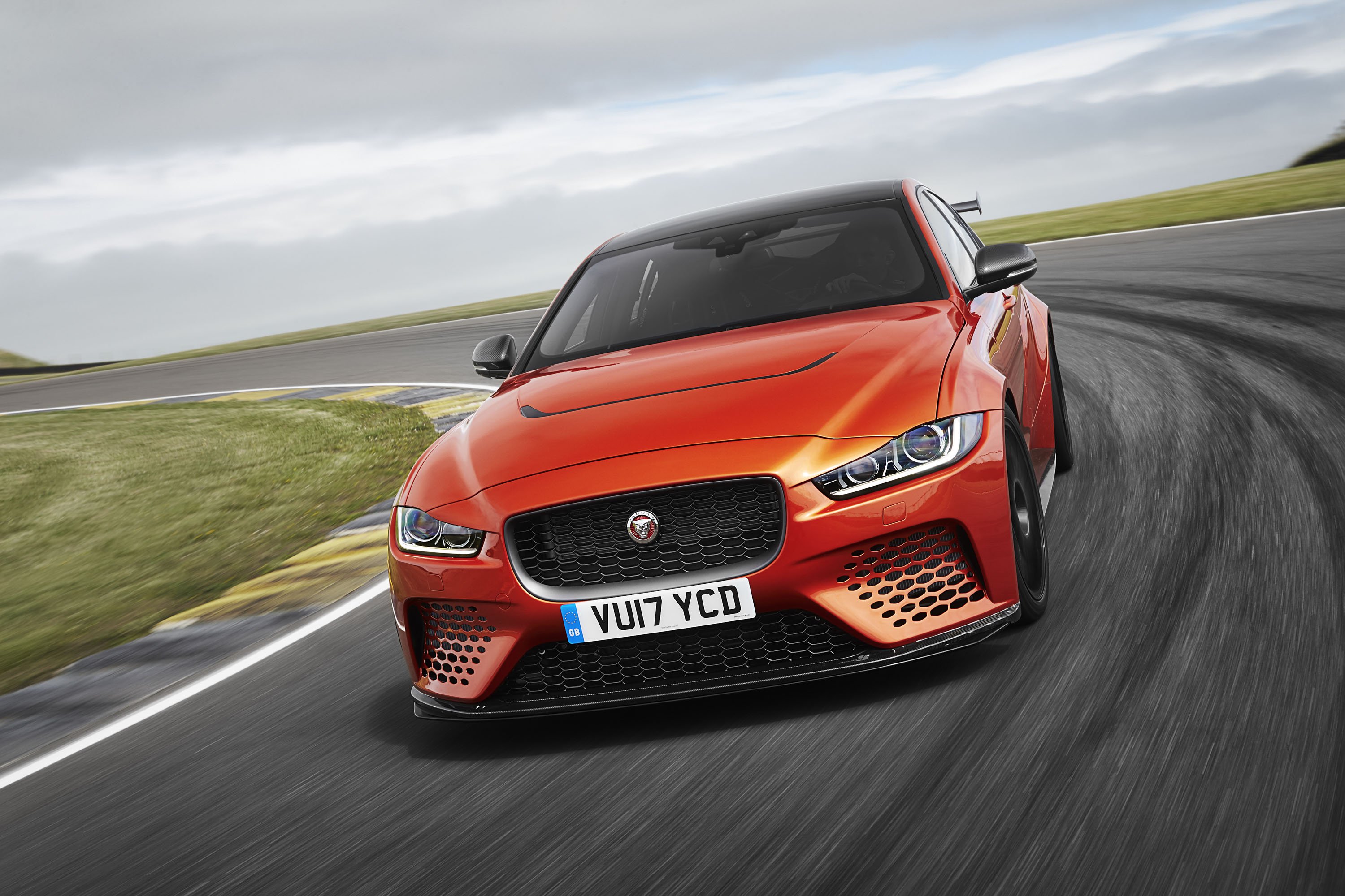 2018 Jaguar XE SV Project 8 Front Wallpapers (1)