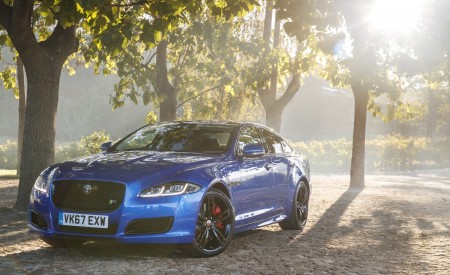 2018 Jaguar XJR575 Front Three-Quarter Wallpapers 450x275 (8)