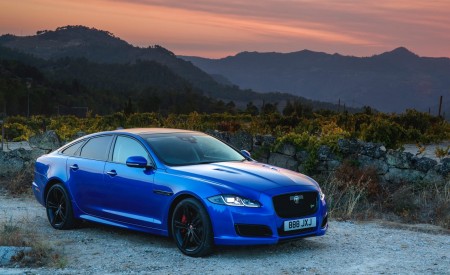 2018 Jaguar XJR575 Front Three-Quarter Wallpapers 450x275 (5)