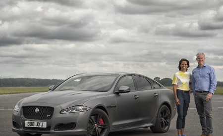 2018 Jaguar XJR575 Front Three-Quarter Wallpapers 450x275 (17)
