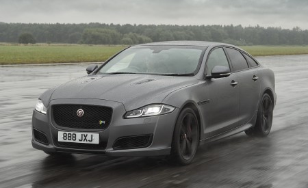 2018 Jaguar XJR575 Front Three-Quarter Wallpapers 450x275 (20)