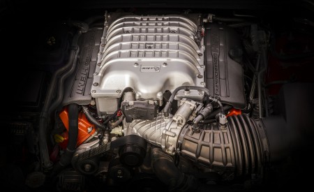 2018 Jeep Grand Cherokee Trackhawk Engine Wallpapers 450x275 (80)
