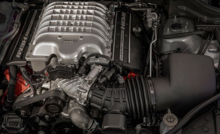 2018 Jeep Grand Cherokee Trackhawk Engine Wallpapers 450x275 (79)