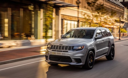 2018 Jeep Grand Cherokee Trackhawk Front Three-Quarter Wallpapers 450x275 (70)