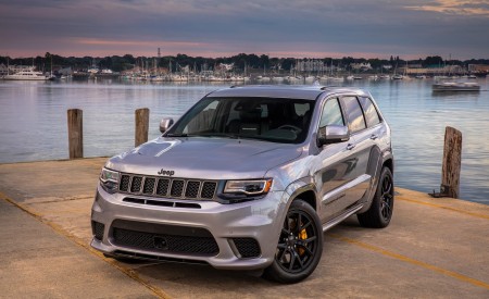 2018 Jeep Grand Cherokee Trackhawk Front Three-Quarter Wallpapers 450x275 (71)