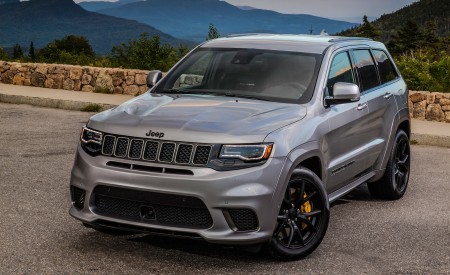 2018 Jeep Grand Cherokee Trackhawk Front Three-Quarter Wallpapers 450x275 (72)