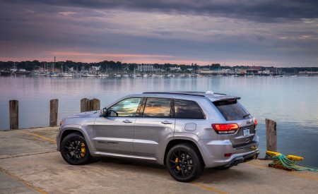 2018 Jeep Grand Cherokee Trackhawk Rear Three-Quarter Wallpapers 450x275 (74)