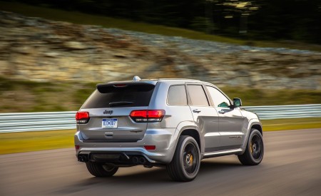 2018 Jeep Grand Cherokee Trackhawk Rear Three-Quarter Wallpapers 450x275 (54)