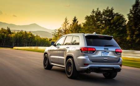 2018 Jeep Grand Cherokee Trackhawk Rear Wallpapers 450x275 (55)