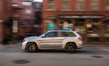 2018 Jeep Grand Cherokee Trackhawk Side Wallpapers 450x275 (78)