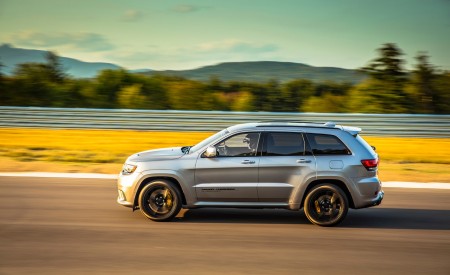 2018 Jeep Grand Cherokee Trackhawk Side Wallpapers 450x275 (63)