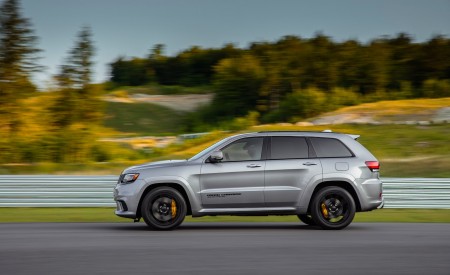 2018 Jeep Grand Cherokee Trackhawk Side Wallpapers 450x275 (56)