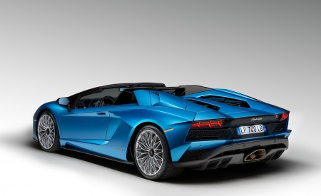 2018 Lamborghini Aventador S Roadster Rear Three-Quarter Wallpapers 450x275 (66)