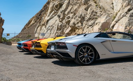 2018 Lamborghini Aventador S Roadster Rear Three-Quarter Wallpapers 450x275 (26)