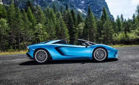 2018 Lamborghini Aventador S Roadster Side Wallpapers 450x275 (55)