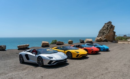 2018 Lamborghini Aventador S Roadster Side Wallpapers 450x275 (9)