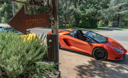 2018 Lamborghini Aventador S Roadster Side Wallpapers 450x275 (23)