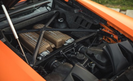 2018 Lamborghini Huracán Performante Engine Wallpapers 450x275 (36)