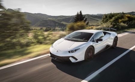 2018 Lamborghini Huracán Performante Front Three-Quarter Wallpapers 450x275 (46)