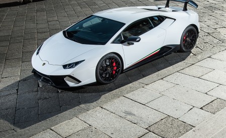 2018 Lamborghini Huracán Performante Front Three-Quarter Wallpapers 450x275 (45)