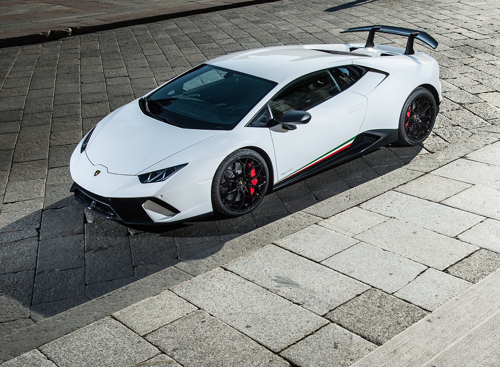 2018 Lamborghini Huracán Performante Front Three-Quarter Wallpapers #45 of 109