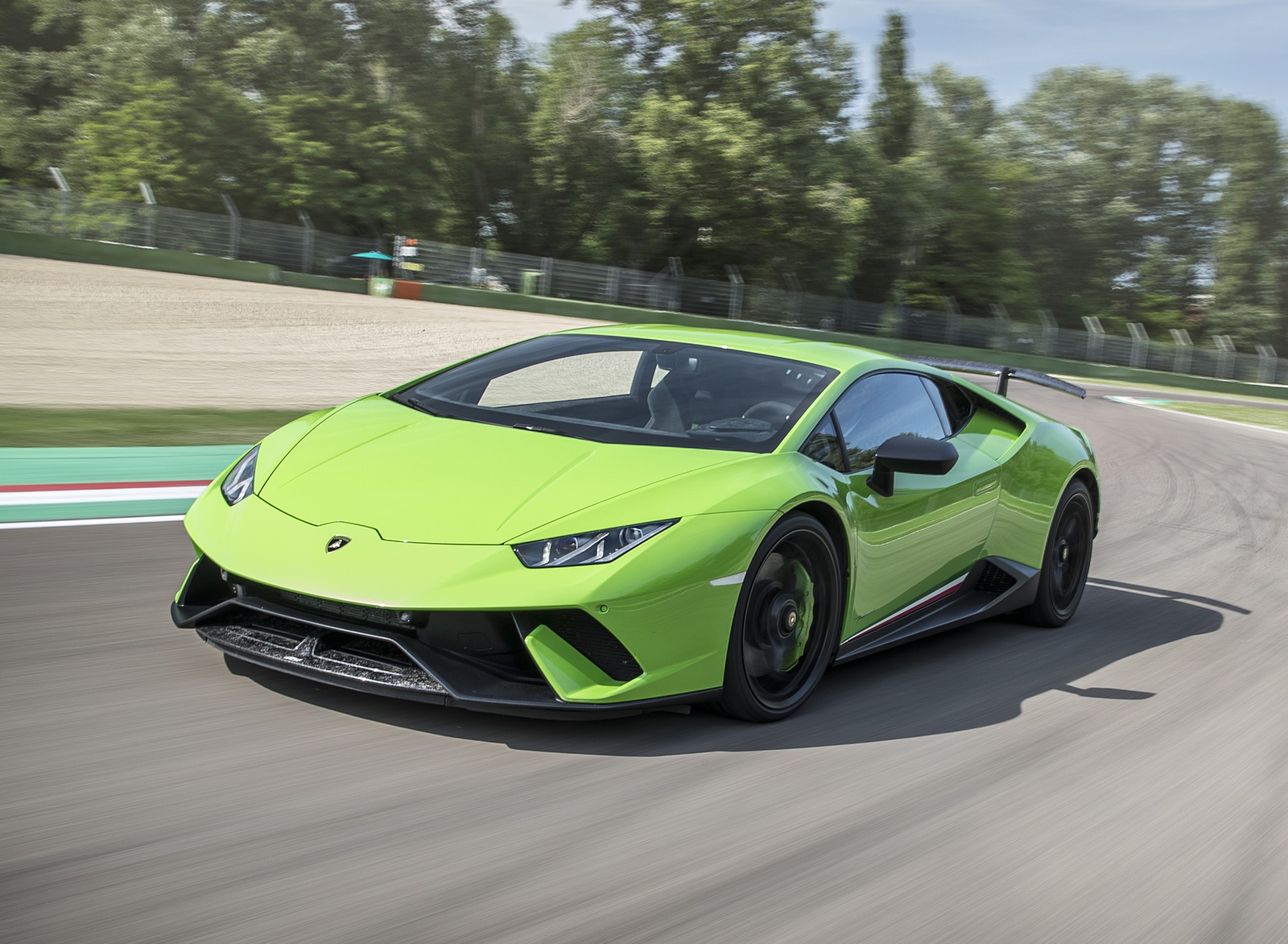 2018 Lamborghini Huracán Performante Front Three-Quarter Wallpapers #64 of 109