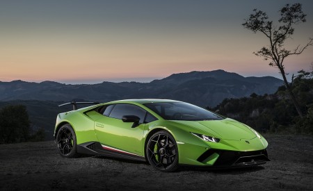 2018 Lamborghini Huracán Performante Front Three-Quarter Wallpapers 450x275 (71)
