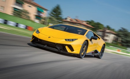 2018 Lamborghini Huracán Performante Front Three-Quarter Wallpapers 450x275 (81)