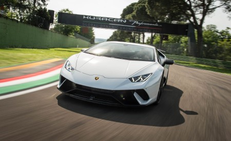 2018 Lamborghini Huracán Performante Front Wallpapers 450x275 (44)