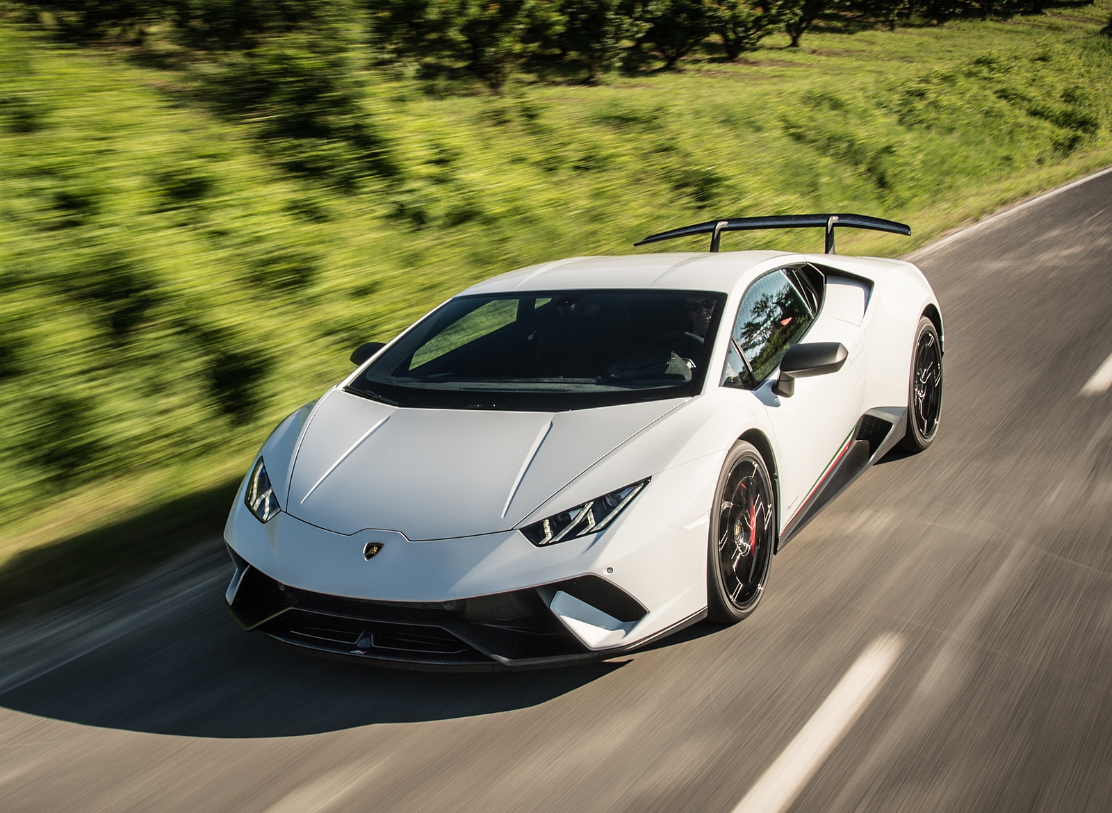 2018 Lamborghini Huracán Performante Front Wallpapers #49 of 109