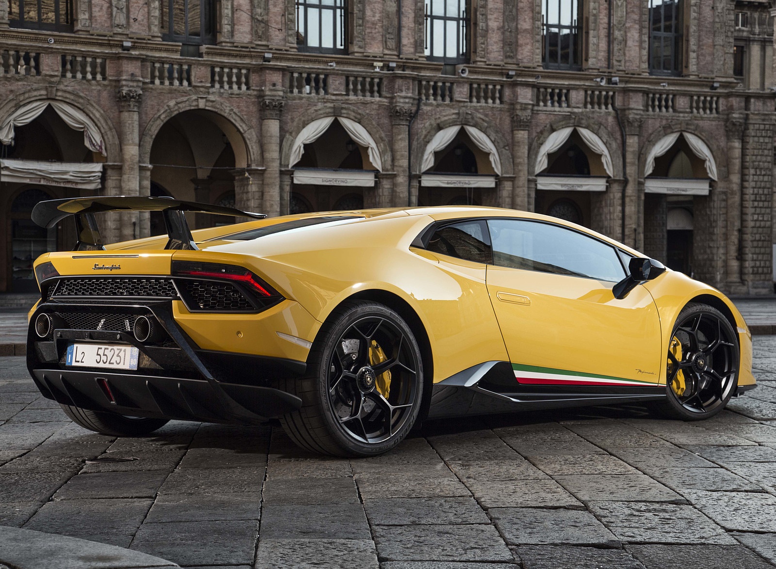 2018 Lamborghini Huracán Performante Rear Three-Quarter Wallpapers #95 of 109