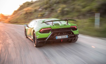 2018 Lamborghini Huracán Performante Rear Three-Quarter Wallpapers 450x275 (63)