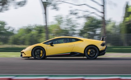 2018 Lamborghini Huracán Performante Side Wallpapers 450x275 (84)