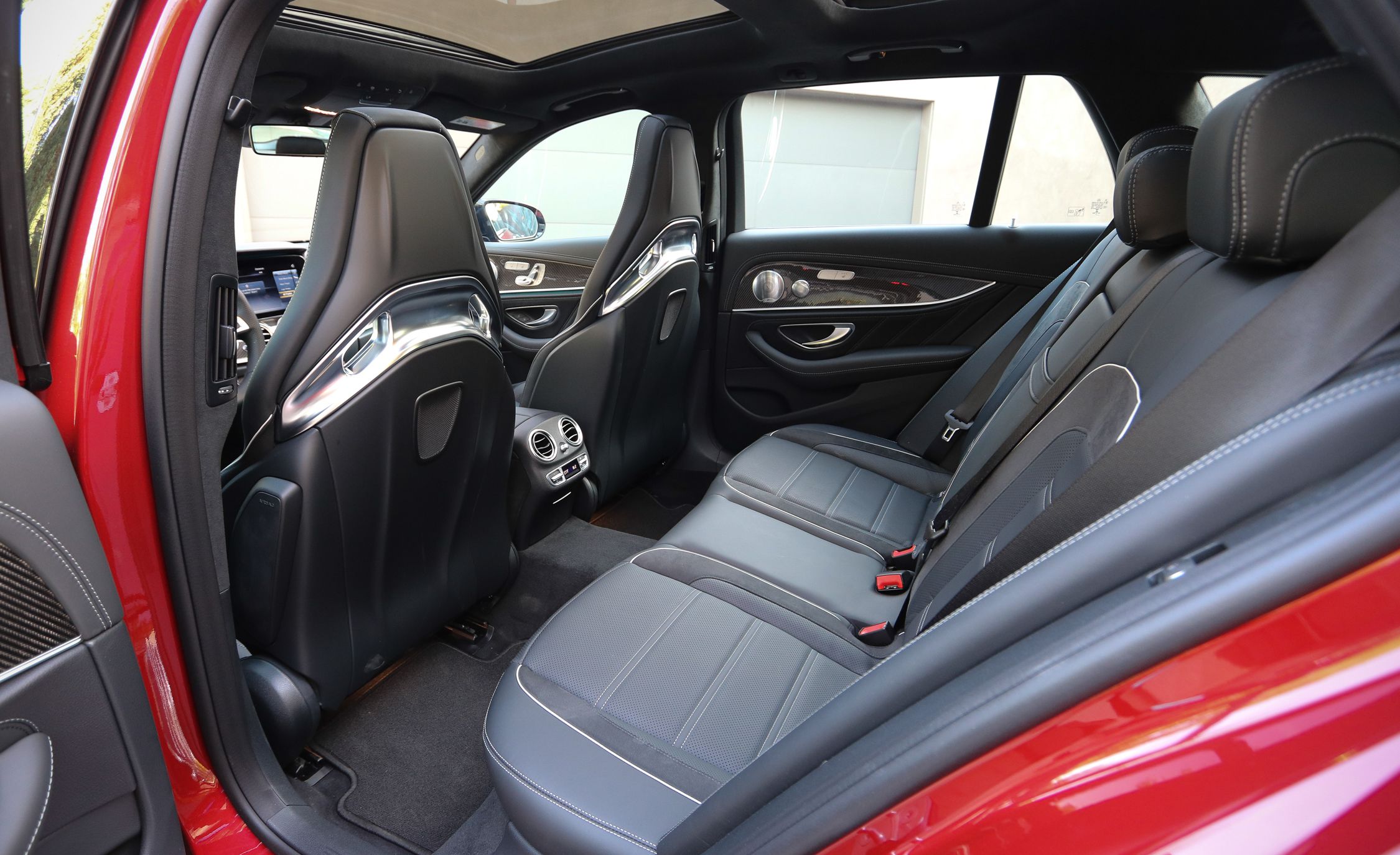 2018 Mercedes-AMG E63 S Wagon Interior Wallpapers (13)