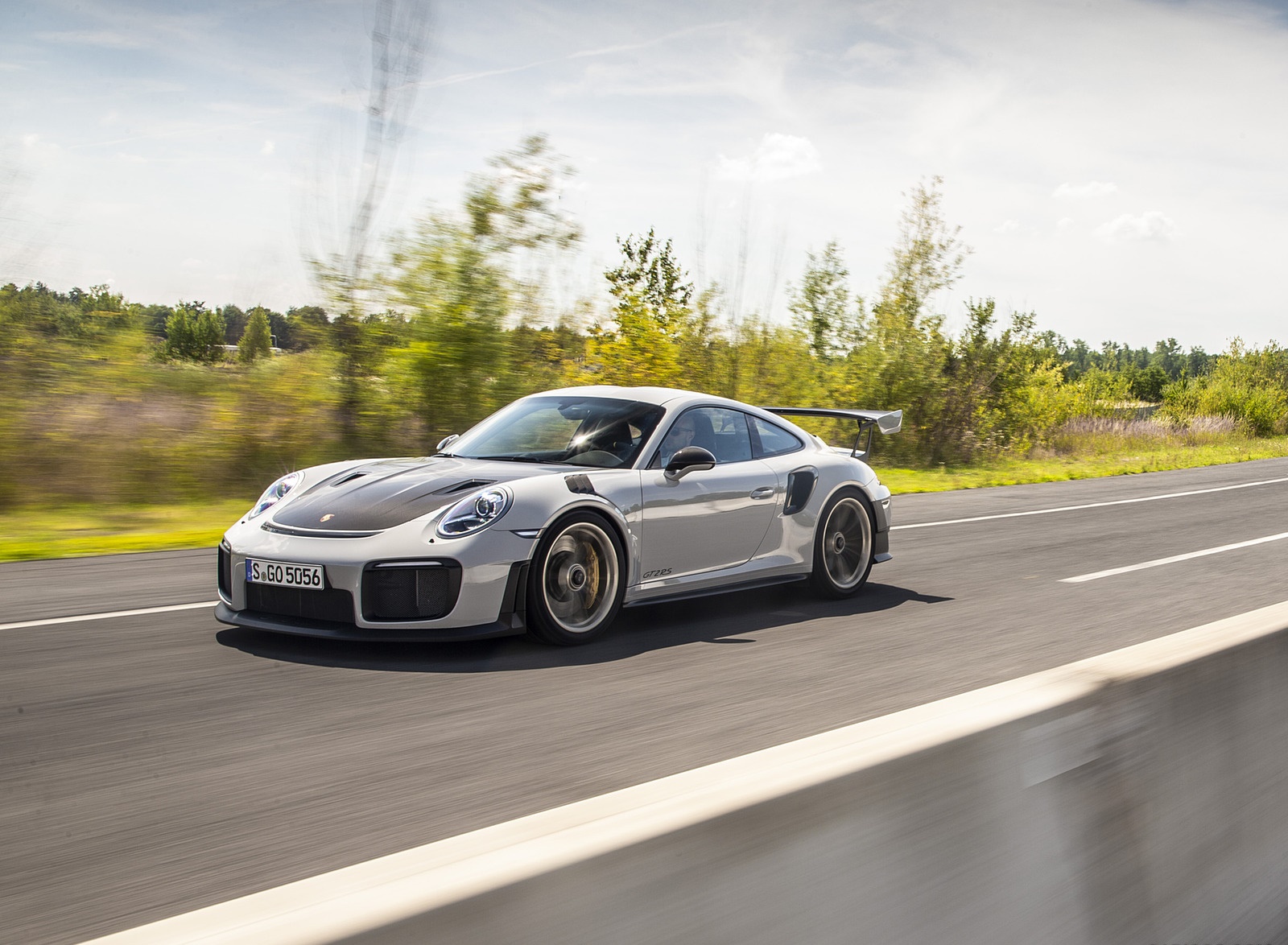 2018 Porsche 911 GT2 RS Front Three-Quarter Wallpapers (13)