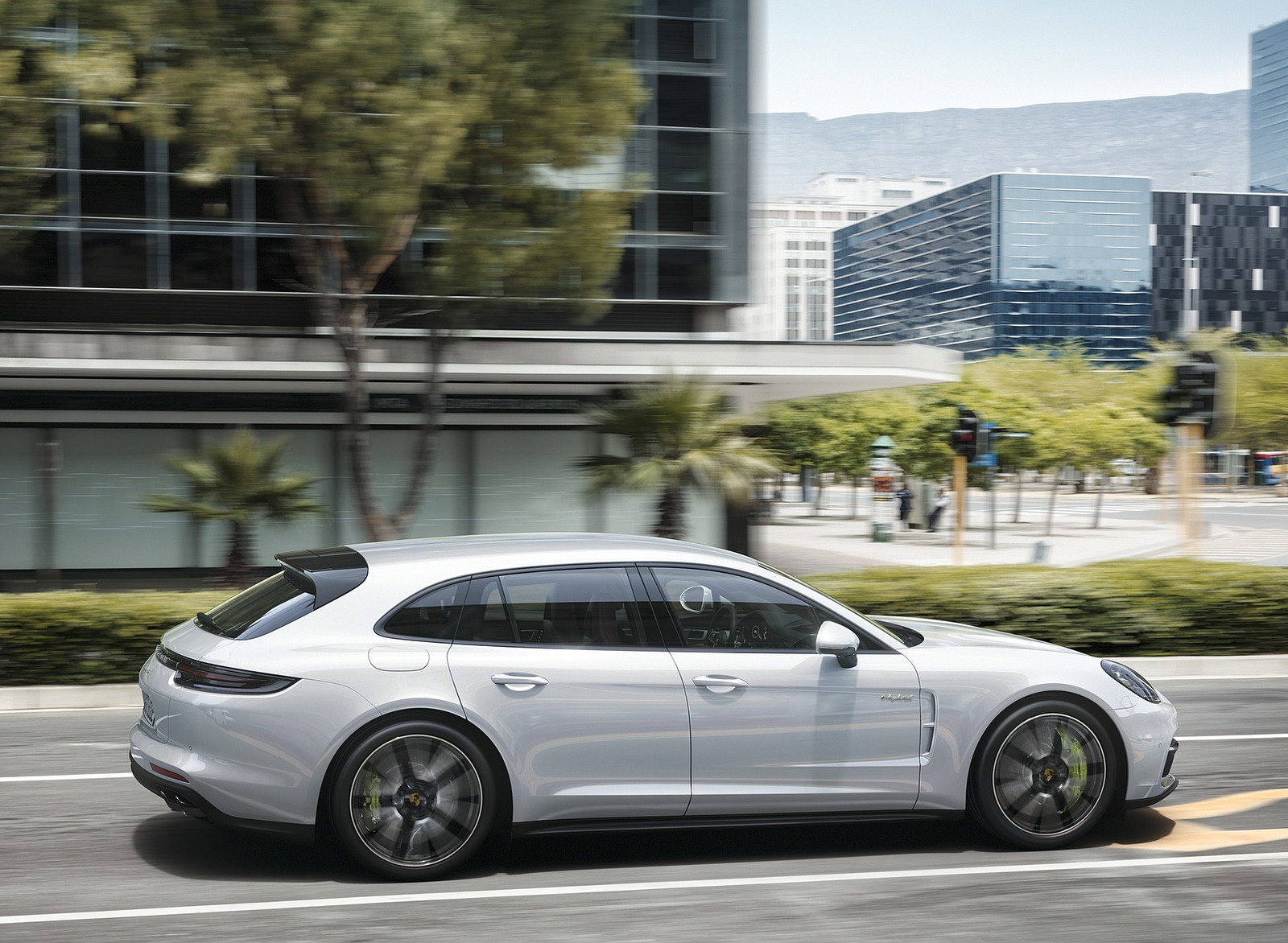 2018 Porsche Panamera 4 E-Hybrid Sport Turismo Side Wallpapers (10)
