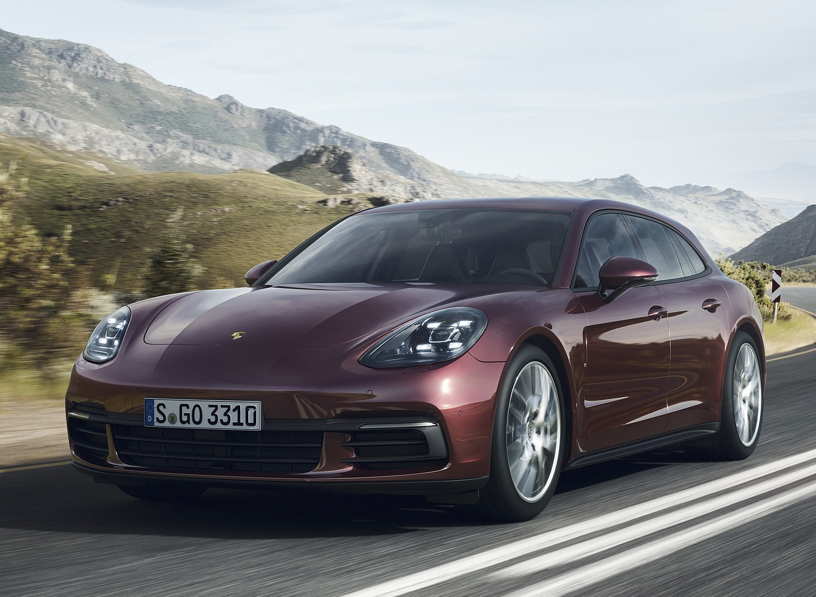 2018 Porsche Panamera 4 Sport Turismo Front Three-Quarter Wallpapers (7)