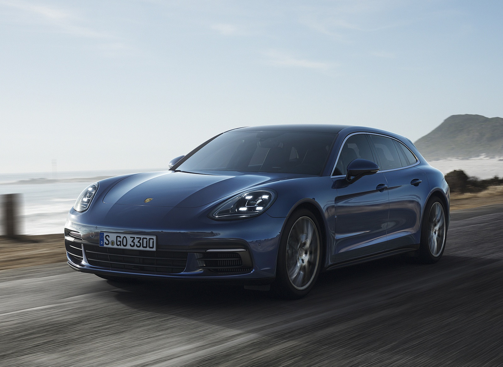2018 Porsche Panamera 4S Diesel Sport Turismo Front Three-Quarter Wallpapers (2)