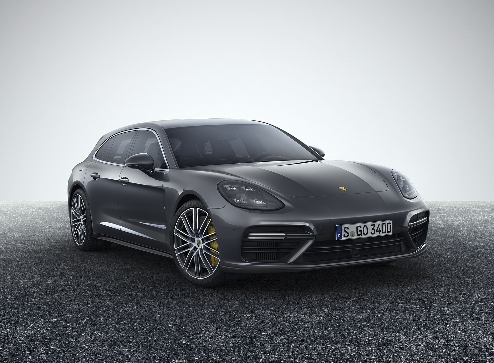2018 Porsche Panamera Turbo Sport Turismo Front Three-Quarter Wallpapers (15)