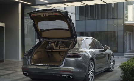 2018 Porsche Panamera Turbo Sport Turismo Trunk Wallpapers 450x275 (14)