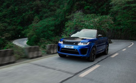 2018 Range Rover Sport SVR Front Three-Quarter Wallpapers 450x275 (10)