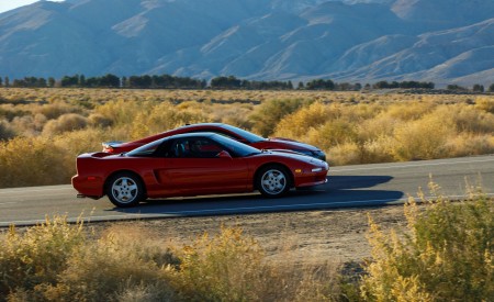 2019 Acura NSX (Color: Curva Red) and 1990 Acura NSX Side Wallpapers 450x275 (4)