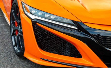 2019 Acura NSX (Color: Thermal Orange Pearl) Headlight Wallpapers 450x275 (36)