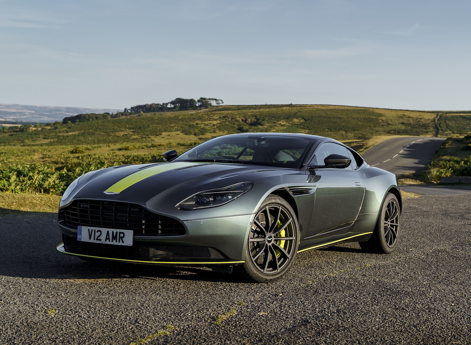 2019 Aston Martin DB11 AMR (UK-Spec) Front Three-Quarter Wallpapers #68 of 76