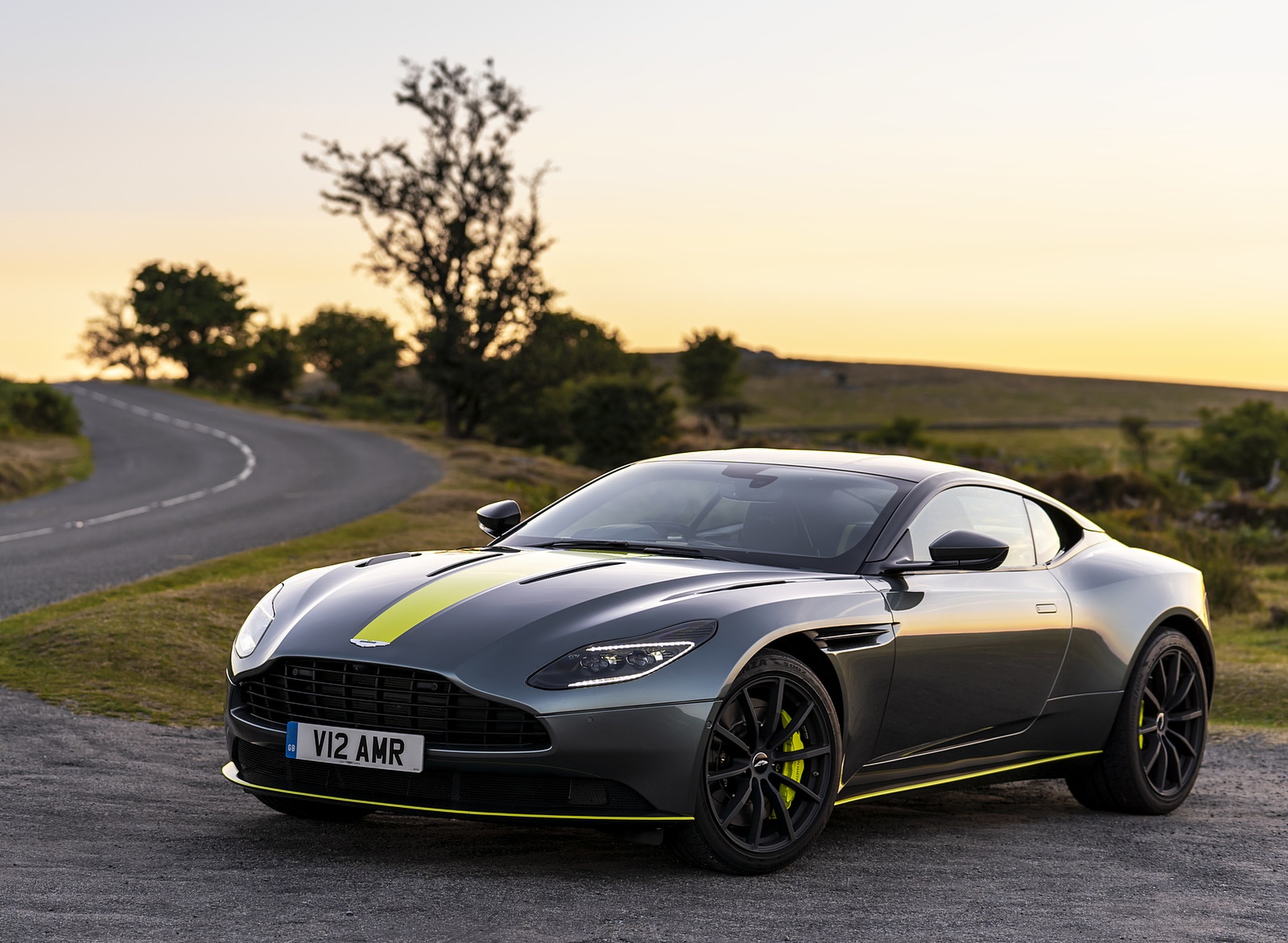 2019 Aston Martin DB11 AMR (UK-Spec) Front Three-Quarter Wallpapers #56 of 76