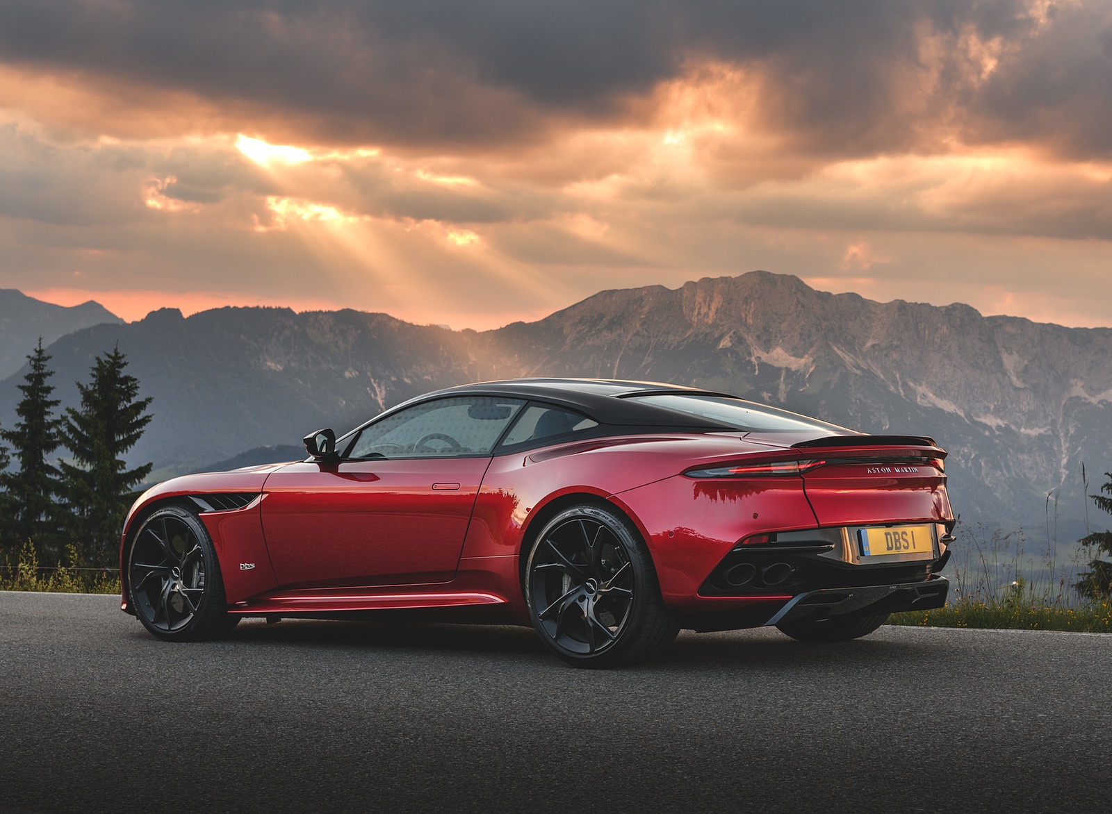 2019 Aston Martin DBS Superleggera (Color: Hyper Red) Side Wallpapers #37 of 114