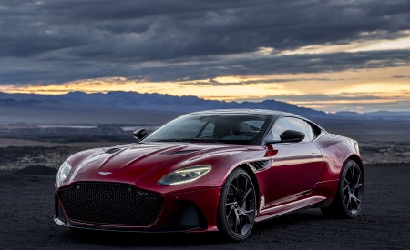 2019 Aston Martin DBS Superleggera Front Three-Quarter Wallpapers 450x275 (9)