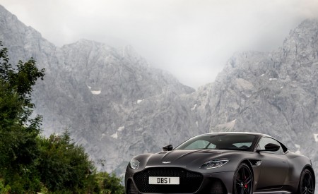 2019 Aston Martin DBS Superleggera Satin Xenon Grey Front Three-Quarter Wallpapers 450x275 (71)